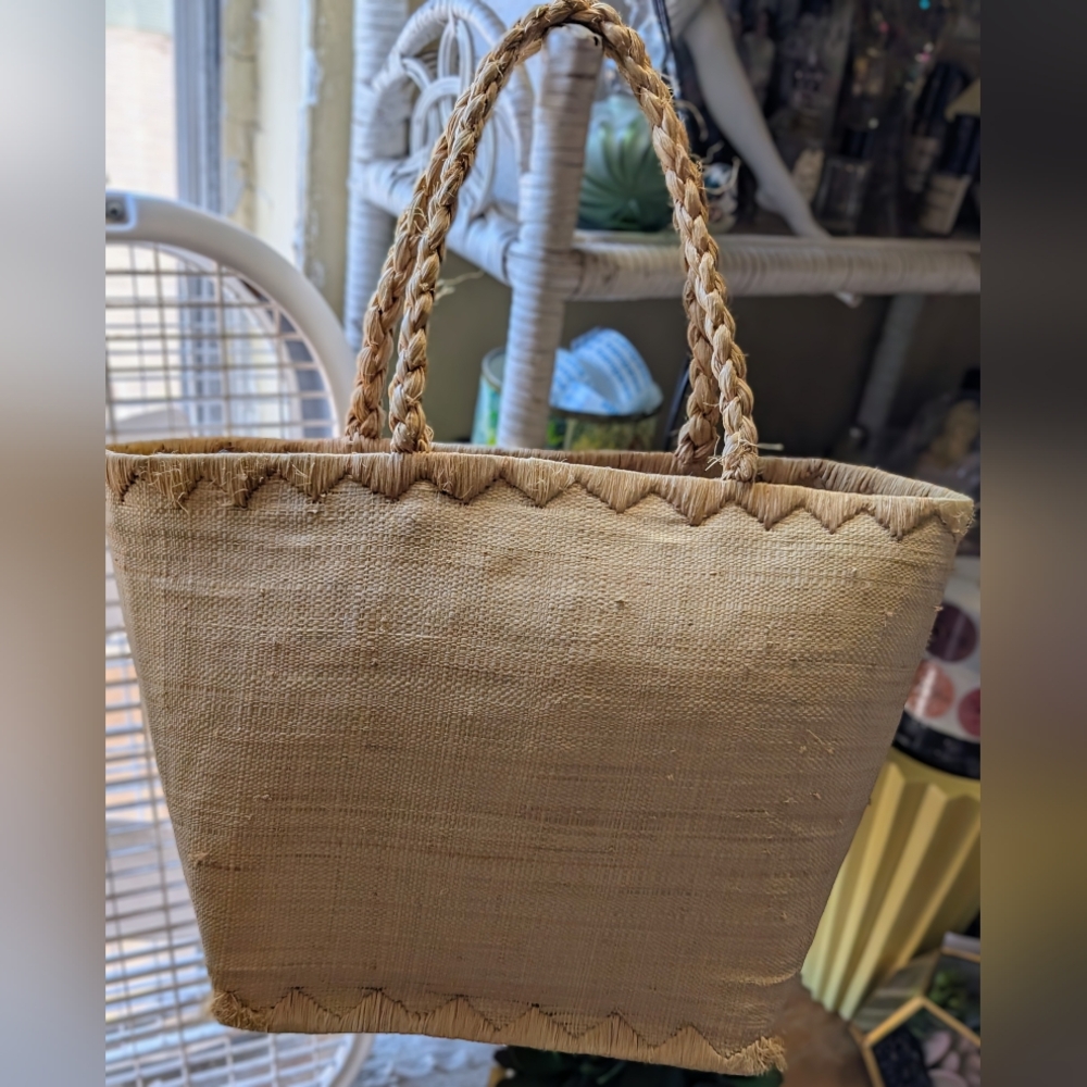 Annabel Ingal Australia artist bag raffia in natural